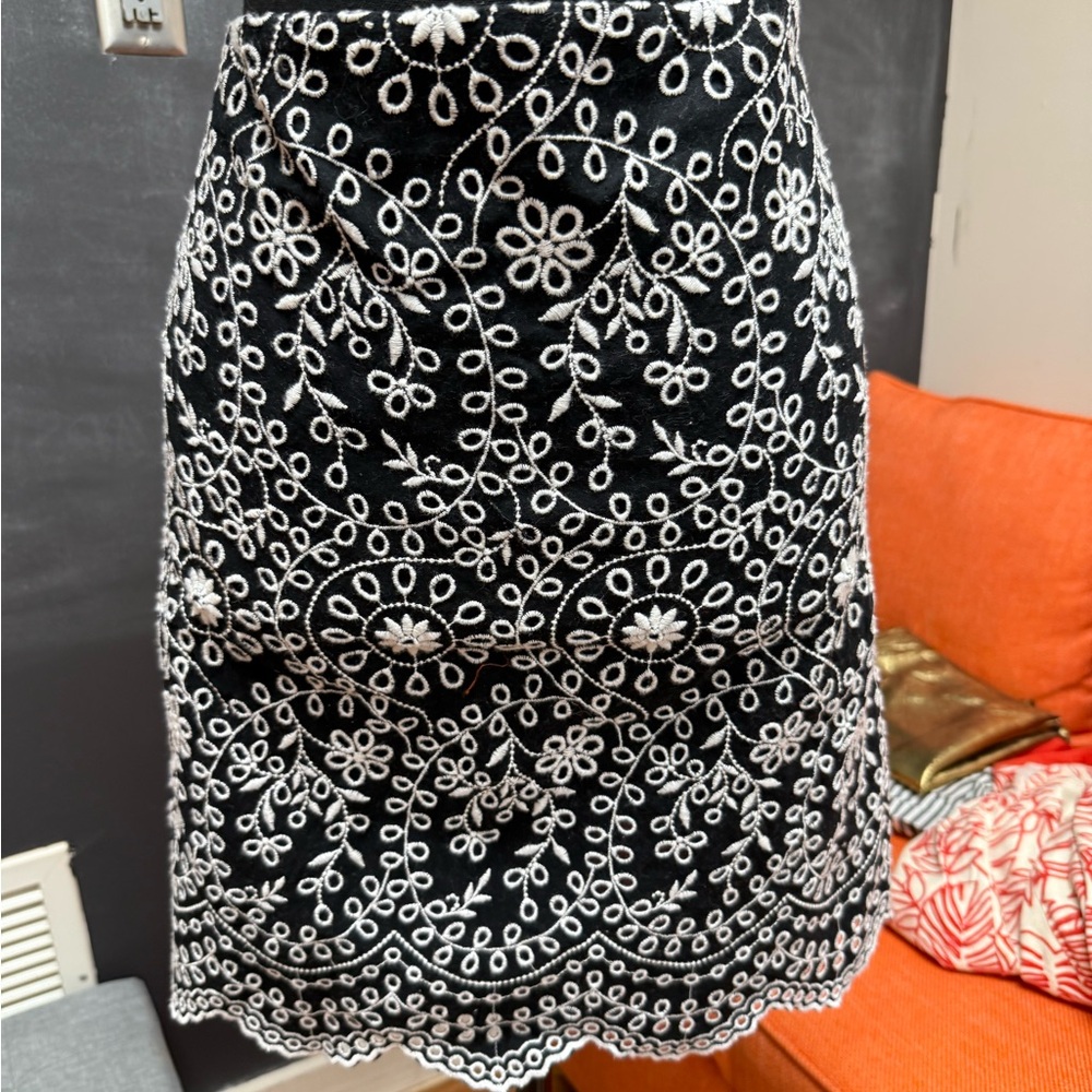 LOFT Black and White Floral A-Line Skirt